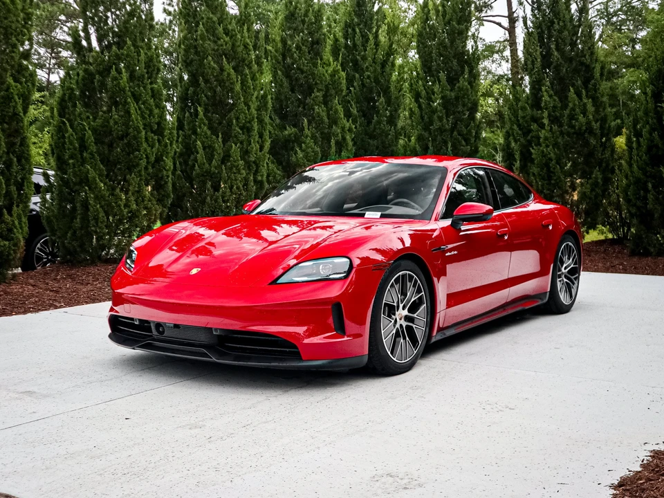 2025 Porsche Taycan - Image 5 of 31