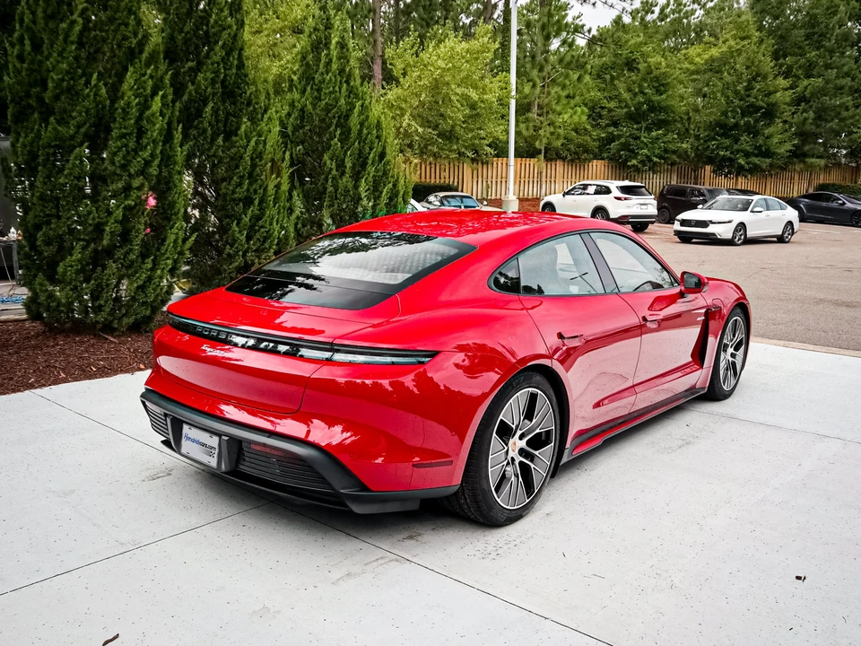 2025 Porsche Taycan - Image 10 of 31