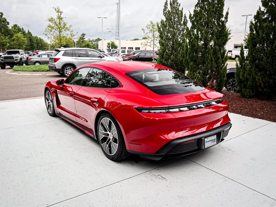 2025 Porsche Taycan - Image 8 of 31