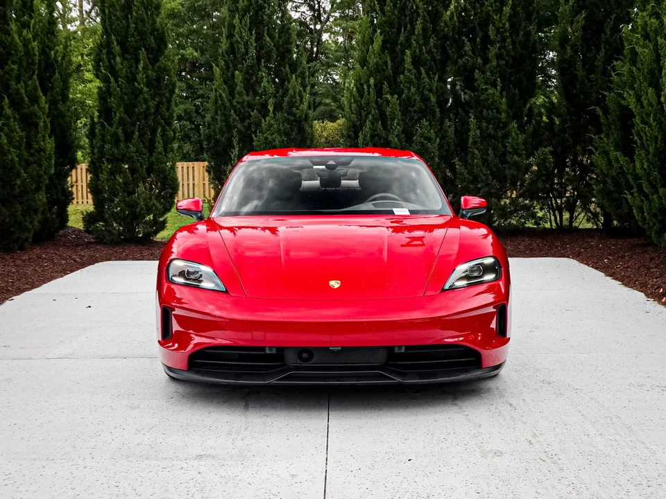 2025 Porsche Taycan - Image 3 of 31