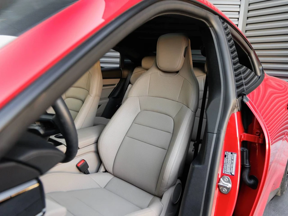 2025 Porsche Taycan - Image 5 of 5