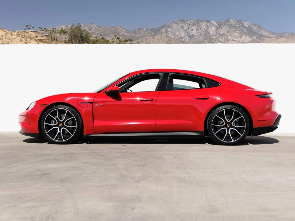 2025 Porsche Taycan - Image 2 of 5