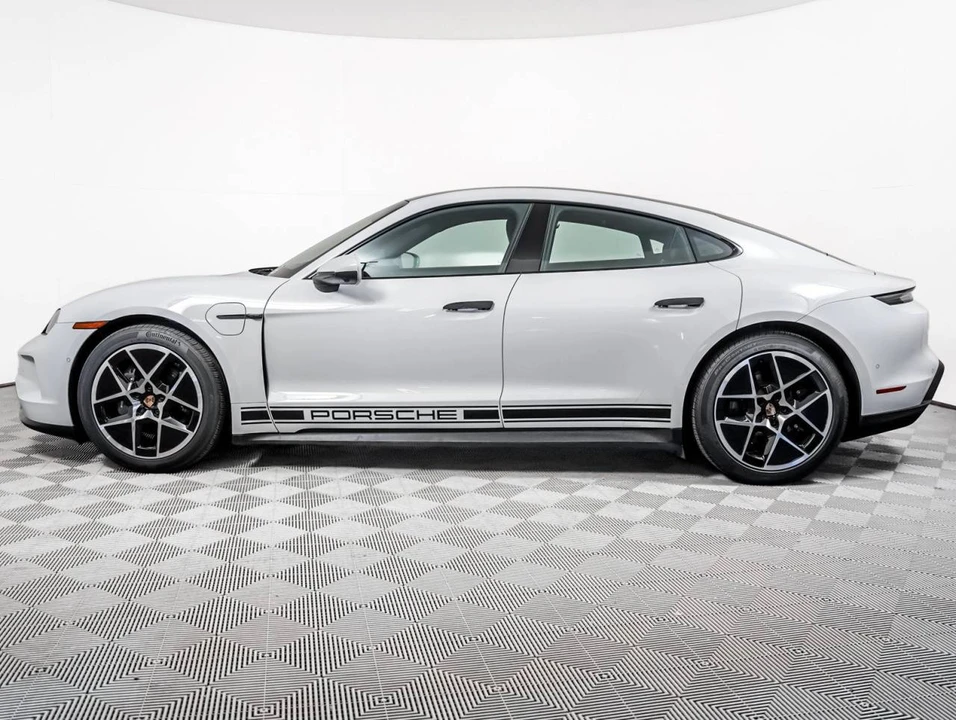 2025 Porsche Taycan - Image 2 of 5