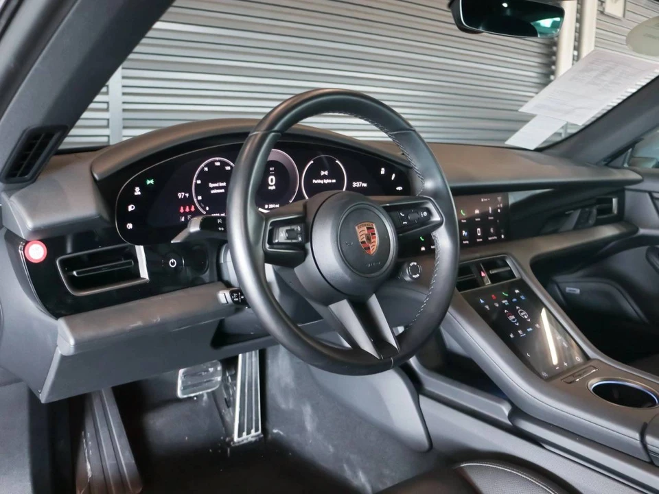 2025 Porsche Taycan - Image 4 of 5