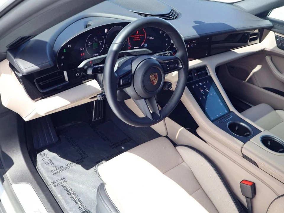 2025 Porsche Taycan - Image 4 of 5