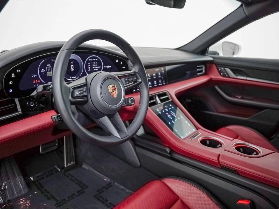 2025 Porsche Taycan - Image 4 of 5