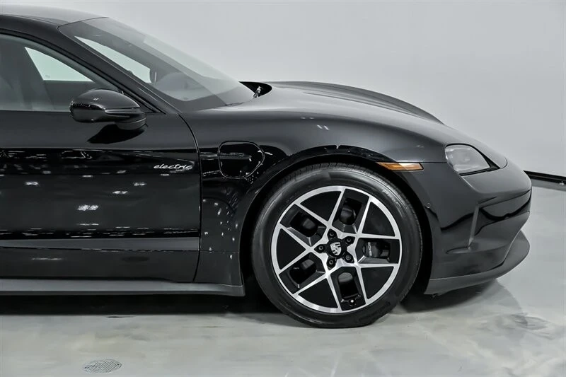 2025 Porsche Taycan - Image 15 of 21