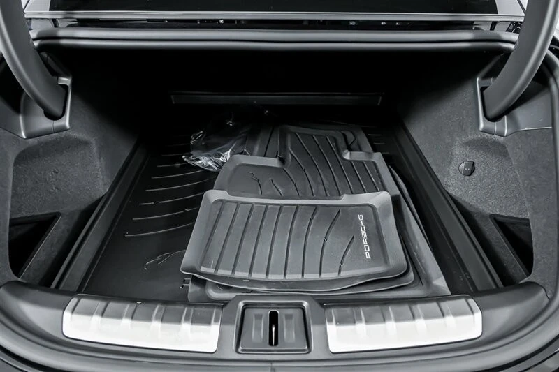 2025 Porsche Taycan - Image 16 of 21