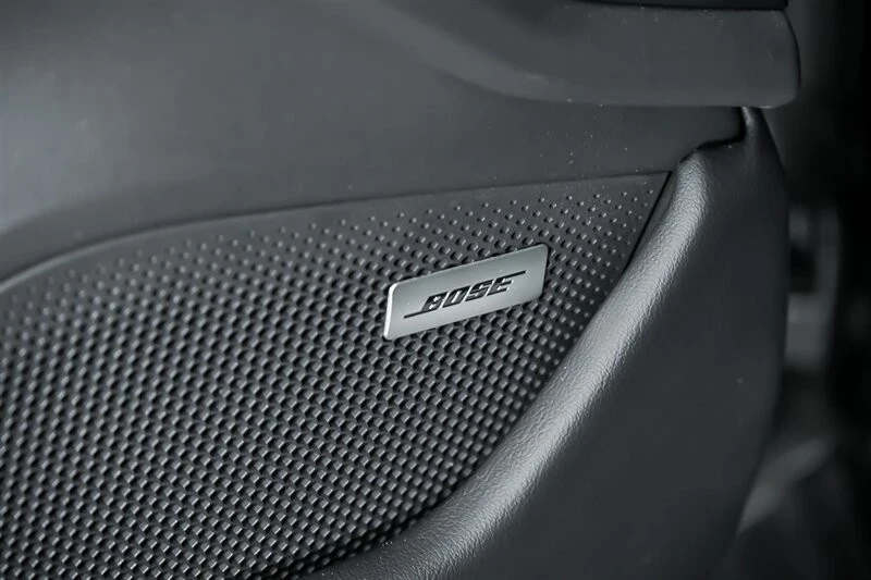 2025 Porsche Taycan - Image 19 of 21