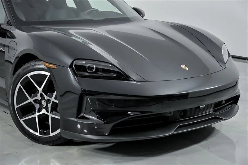 2025 Porsche Taycan - Image 3 of 21