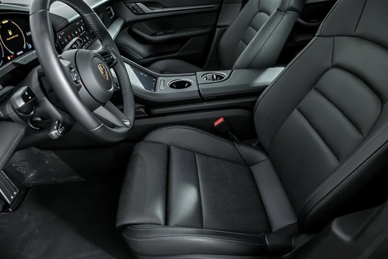 2025 Porsche Taycan - Image 21 of 21