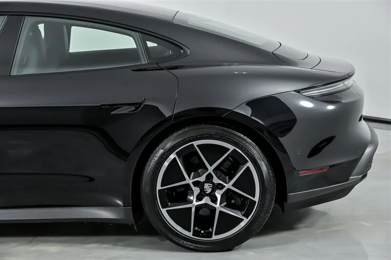 2025 Porsche Taycan - Image 9 of 21