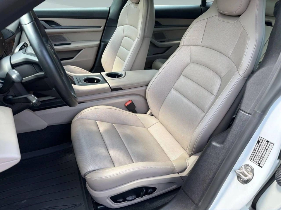 2025 Porsche Taycan - Image 5 of 5