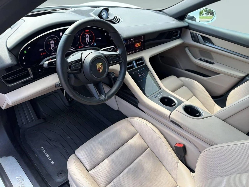 2025 Porsche Taycan - Image 4 of 5