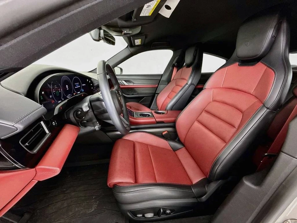 2025 Porsche Taycan - Image 5 of 5