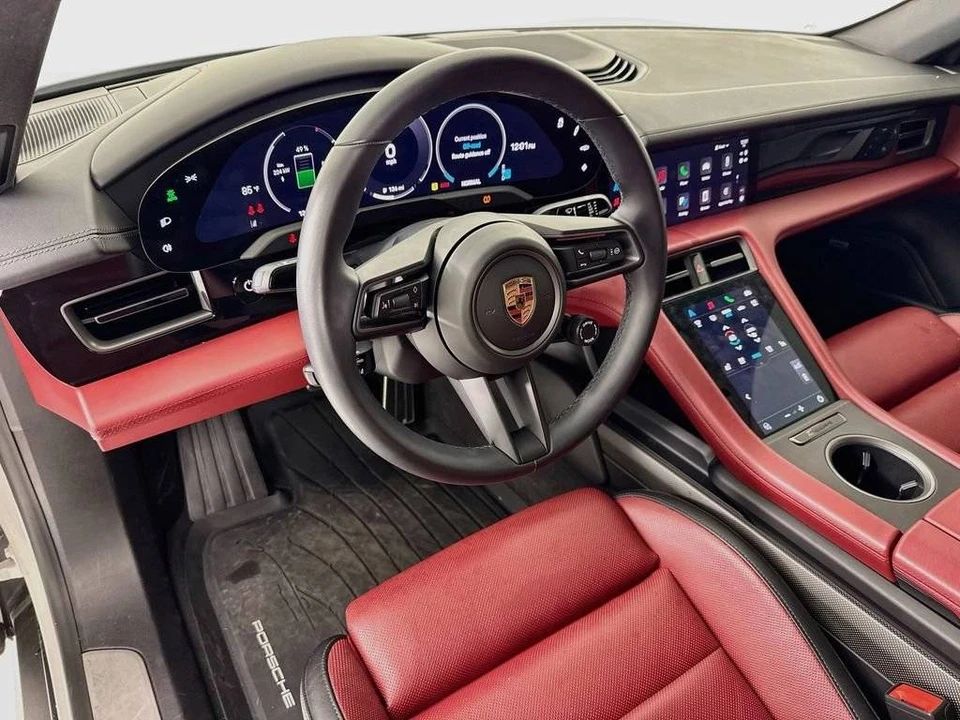 2025 Porsche Taycan - Image 4 of 5