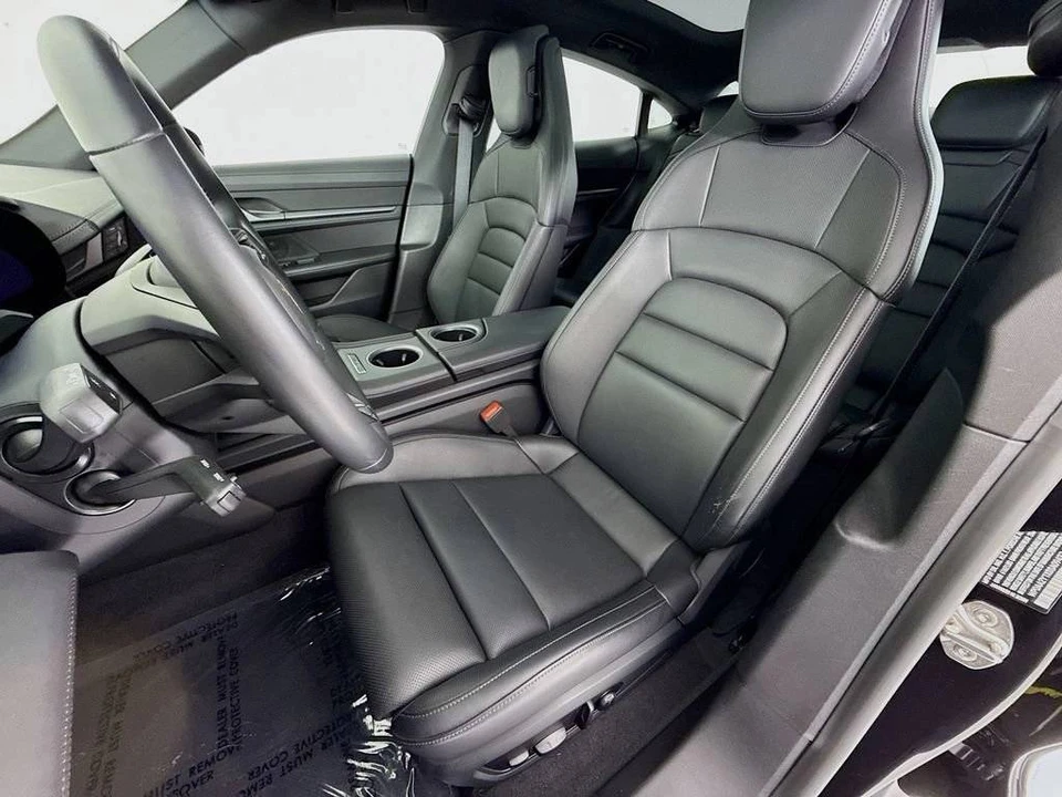 2025 Porsche Taycan - Image 5 of 5