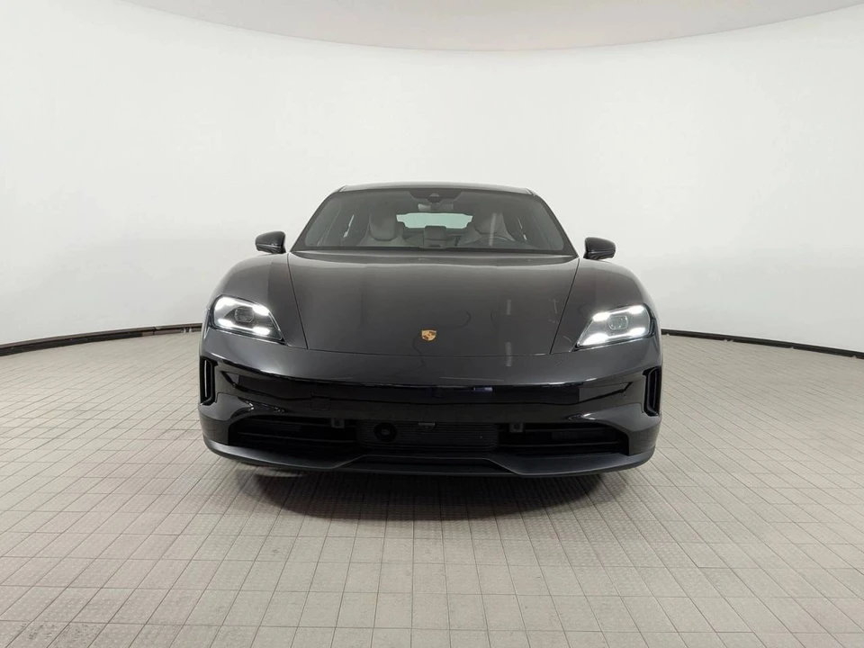 2025 Porsche Taycan - Image 5 of 5