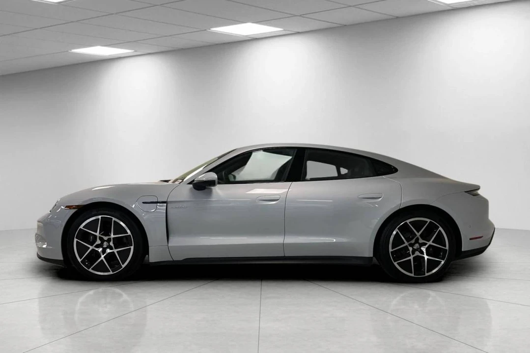 2025 Porsche Taycan - Image 2 of 4