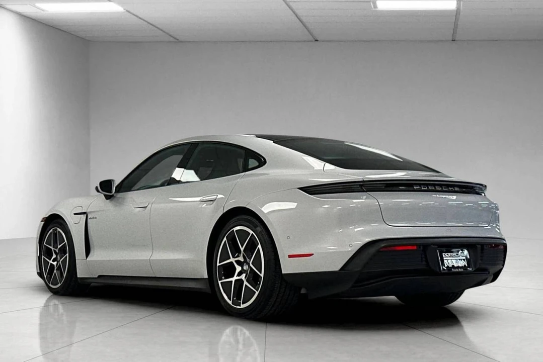 2025 Porsche Taycan - Image 3 of 4