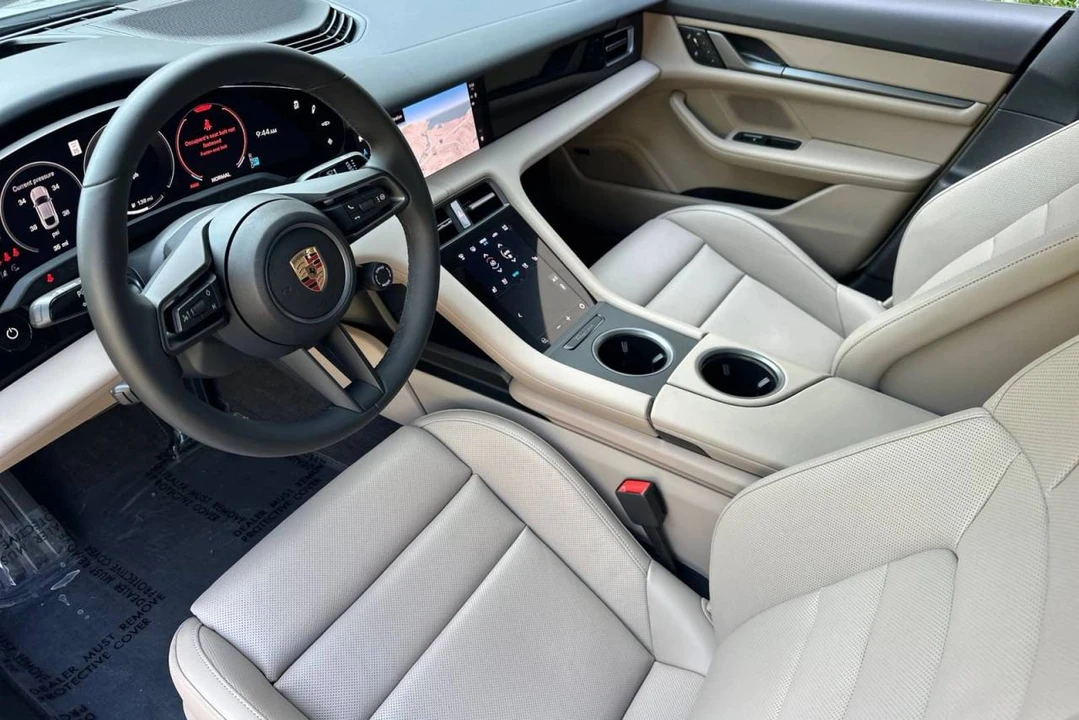 2025 Porsche Taycan - Image 4 of 4