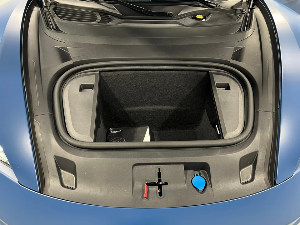 2025 Porsche Taycan - Image 3 of 31