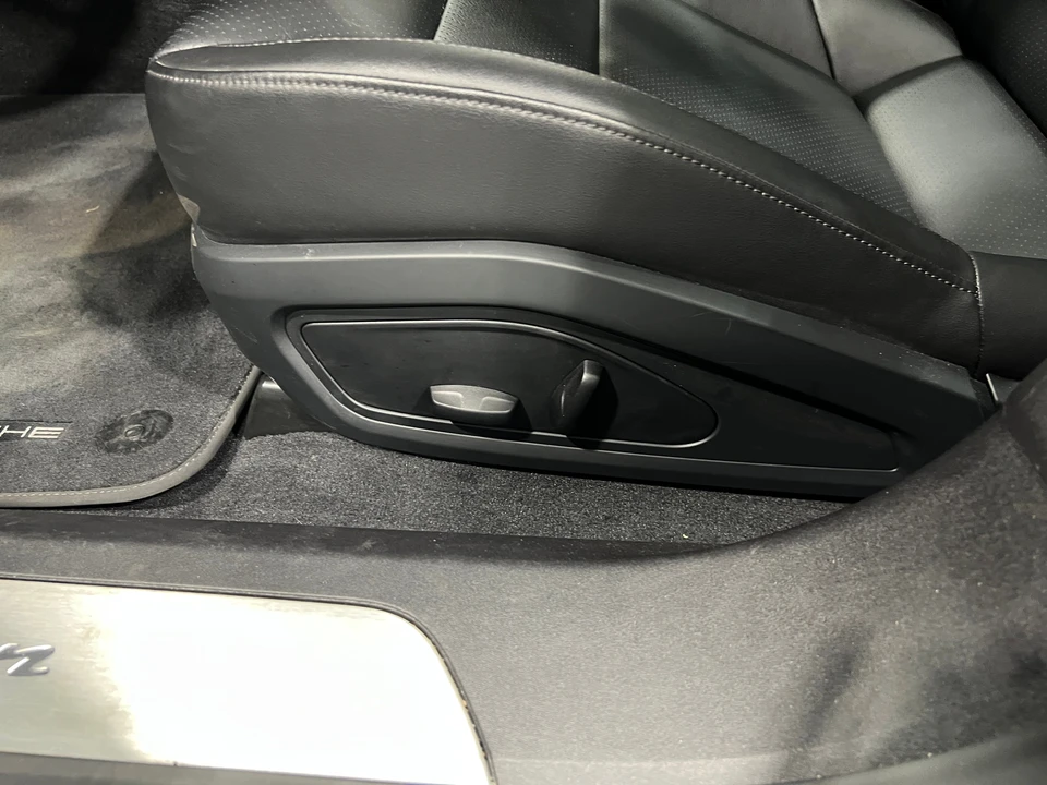 2025 Porsche Taycan - Image 14 of 31