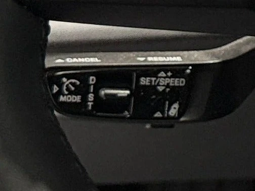 2025 Porsche Taycan - Image 25 of 31
