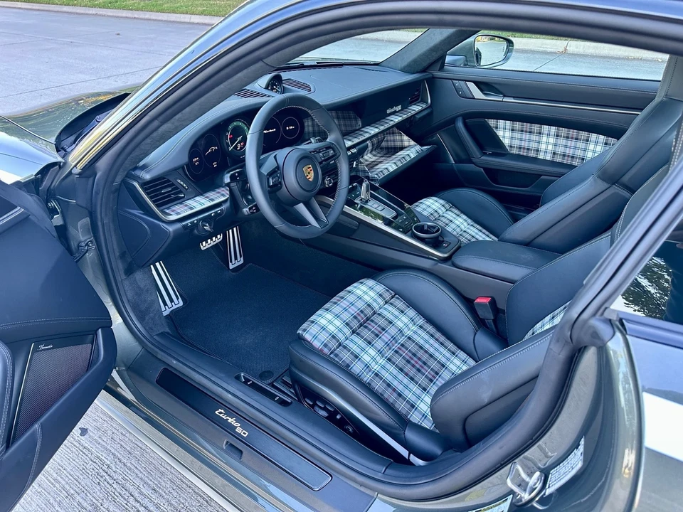 2025 Porsche 992 Turbo - Image 5 of 12