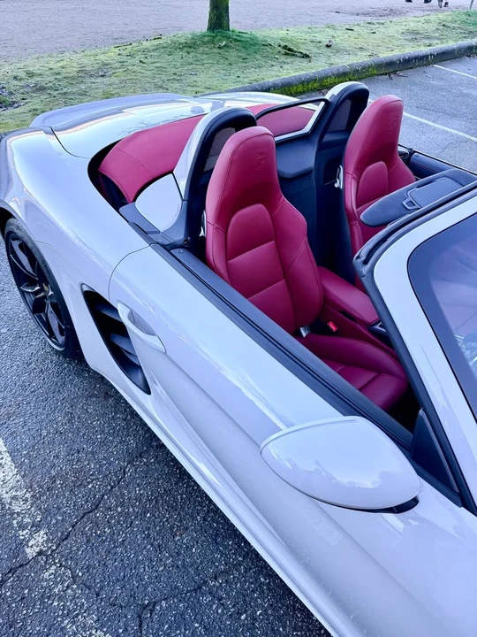 2025 Porsche 718 Boxster - Image 14 of 19