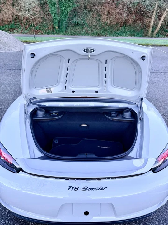 2025 Porsche 718 Boxster - Image 16 of 19
