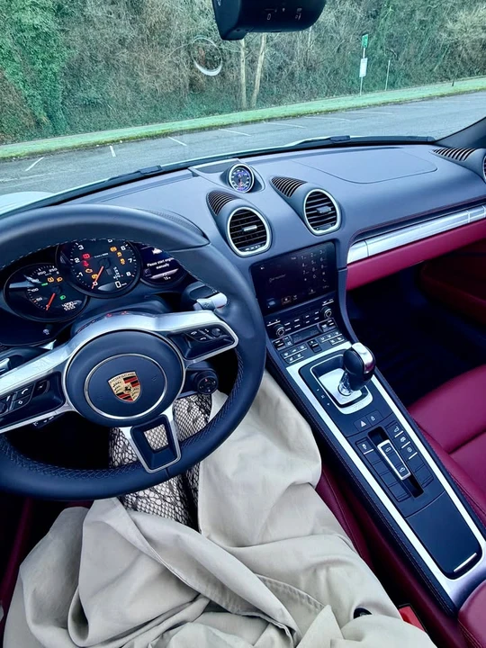 2025 Porsche 718 Boxster - Image 8 of 19