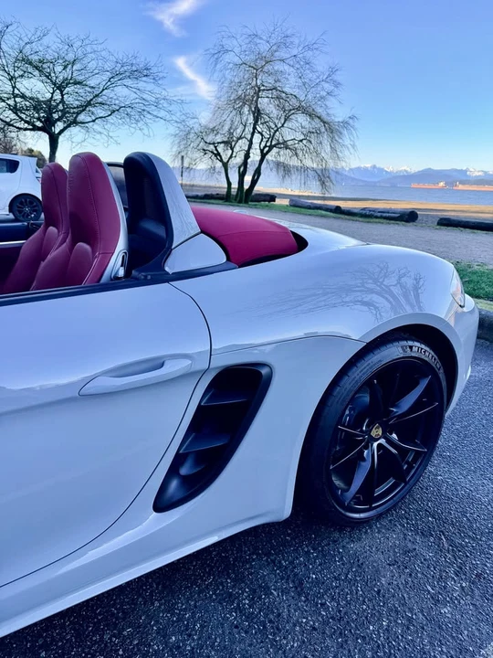 2025 Porsche 718 Boxster - Image 12 of 19