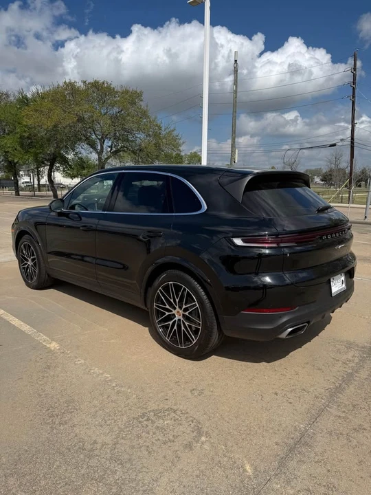 2025 Porsche 9Y0/9Y3 Cayenne - Image 2 of 7
