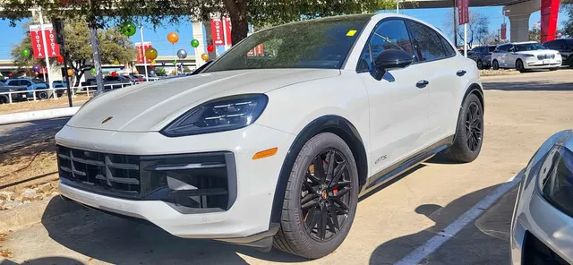 2025 Porsche Cayenne Coupe GTS