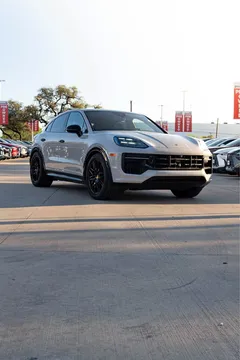 2025 Porsche Cayenne GTS