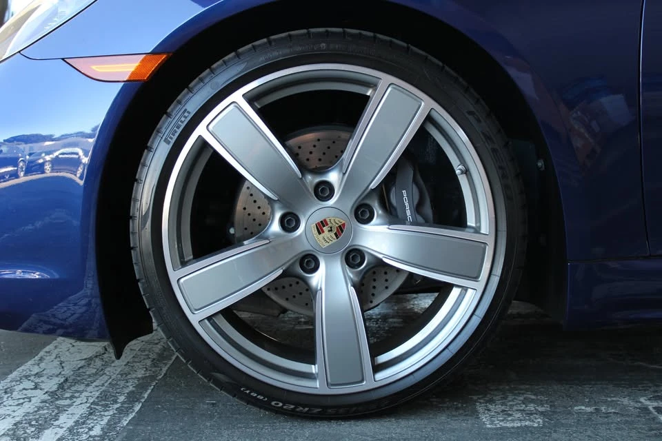 2025 Porsche 718 Cayman - Image 17 of 19