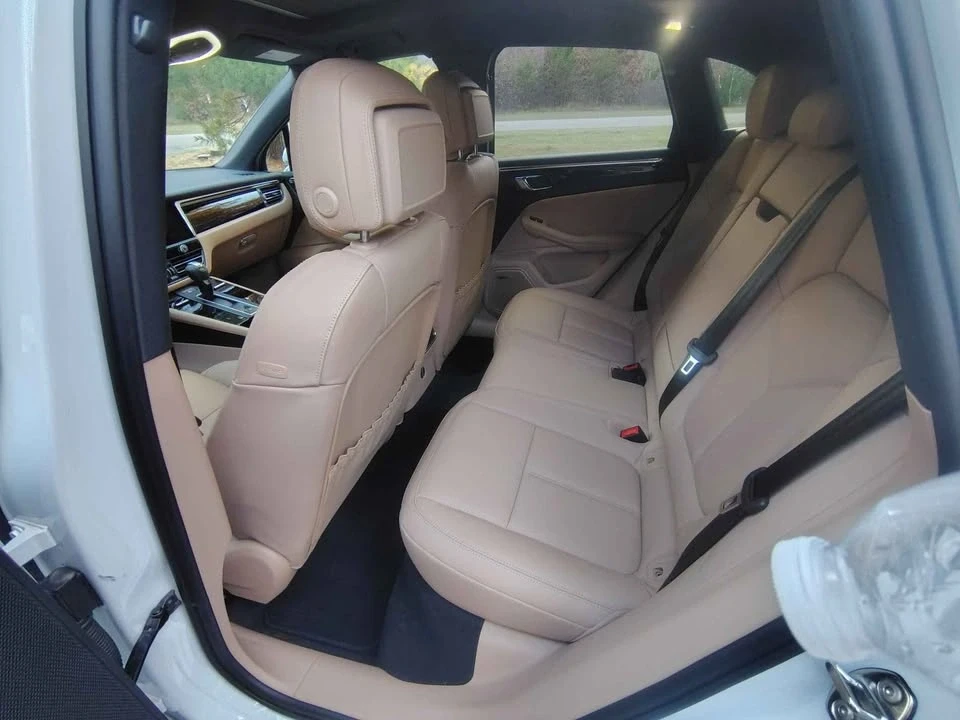2025 Porsche Macan - Image 5 of 6