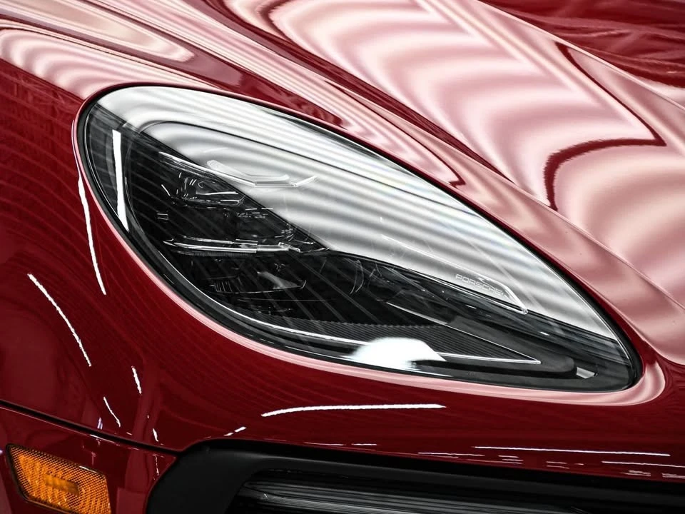 2025 Porsche Macan - Image 9 of 20