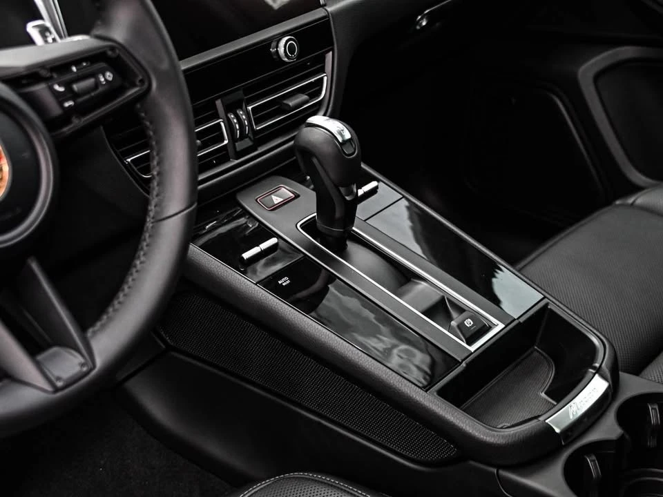 2025 Porsche Macan - Image 20 of 20