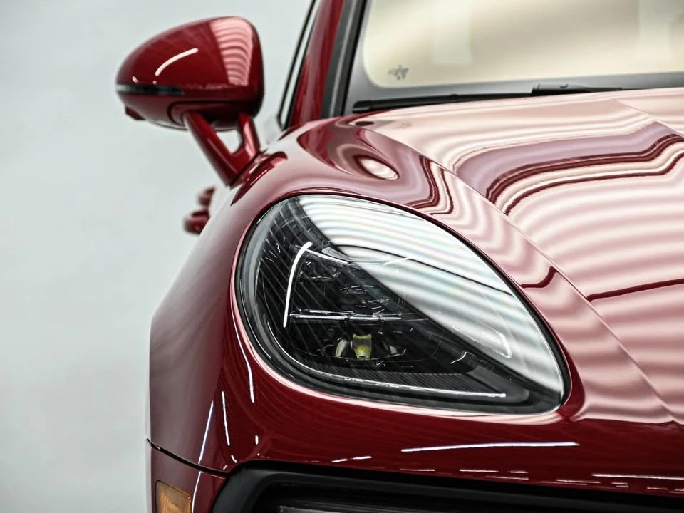 2025 Porsche Macan - Image 7 of 20
