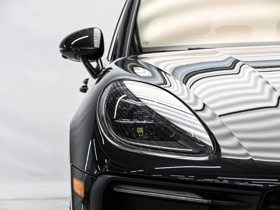 2025 Porsche Macan - Image 6 of 15