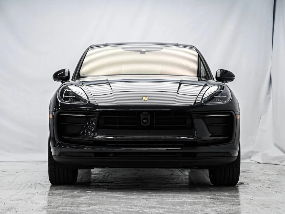 2025 Porsche Macan - Image 4 of 17