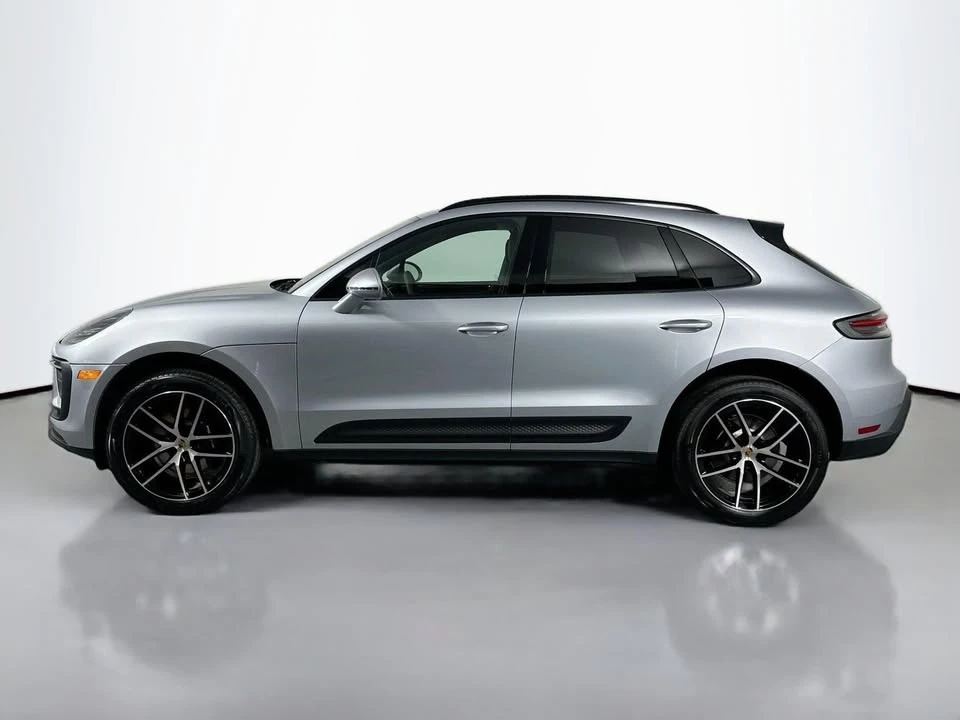 2025 Porsche Macan - Image 2 of 10