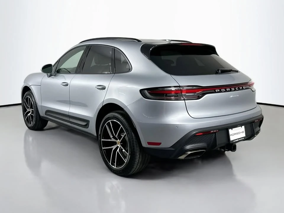 2025 Porsche Macan - Image 3 of 10