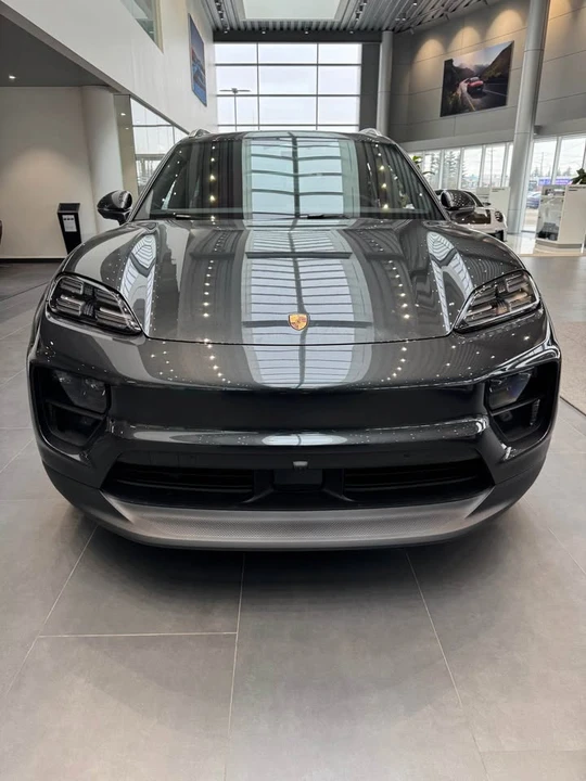2025 Porsche Macan Electric - Image 2 of 20