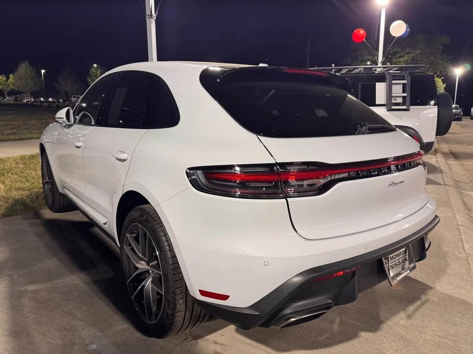 2025 Porsche Macan Electric - Image 6 of 6