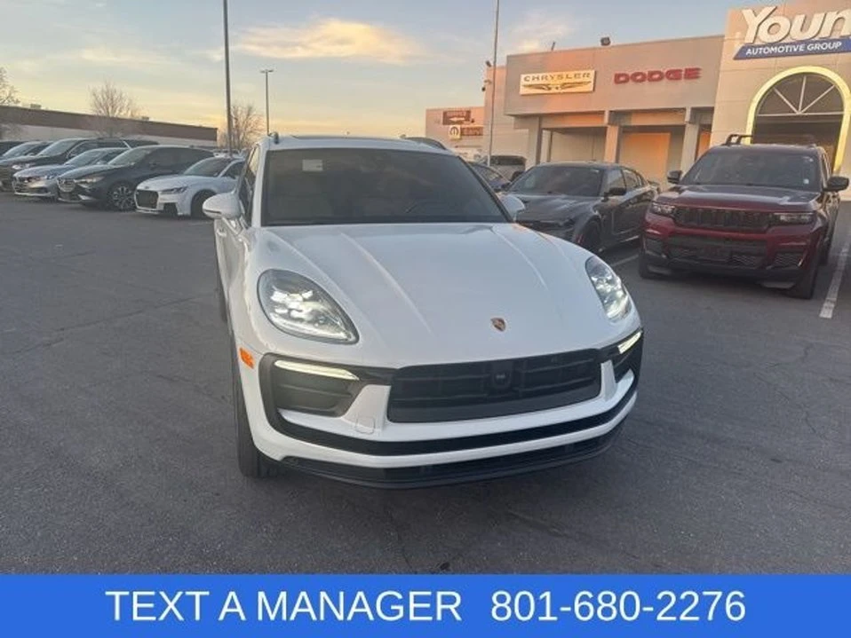 2025 Porsche Macan - Image 2 of 20