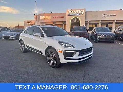 2025 Porsche Macan Base