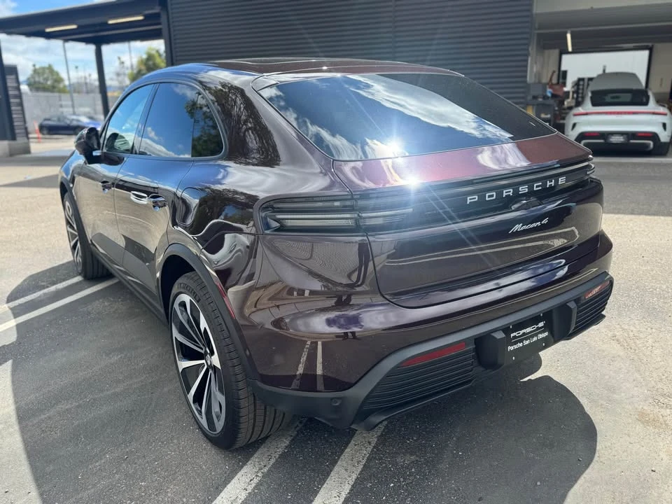 2025 Porsche Macan Electric - Image 3 of 14